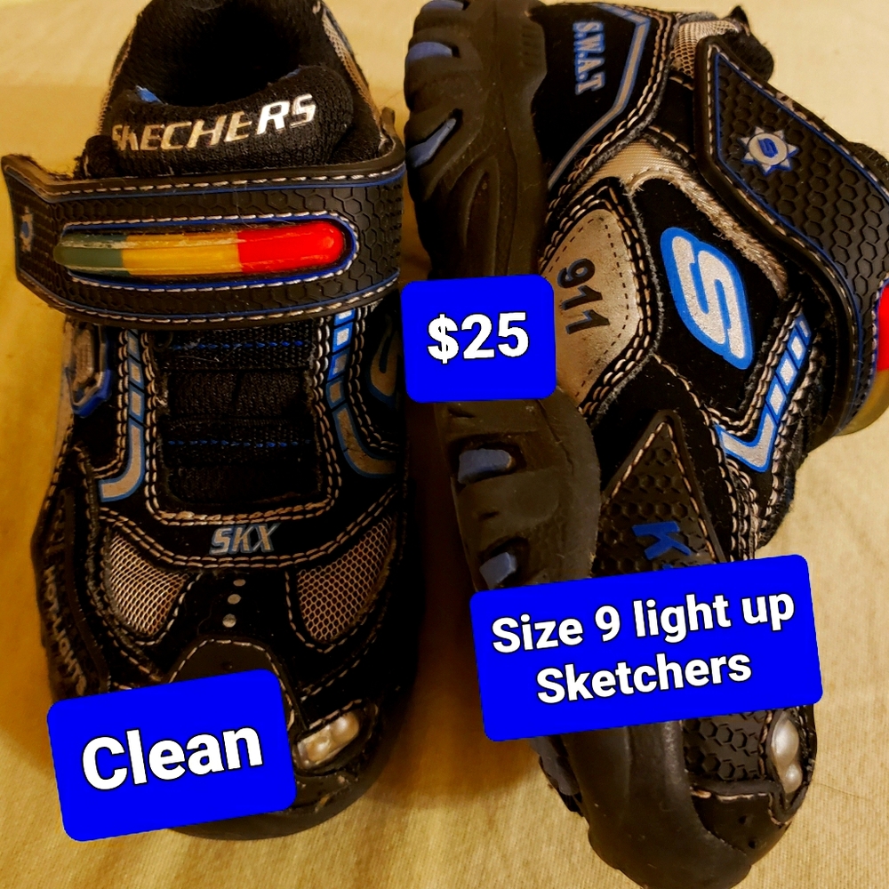 REDUCED Sketchers Size 9